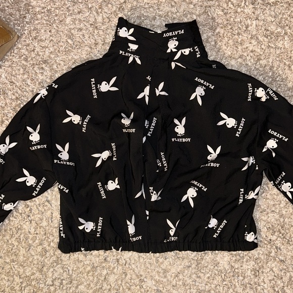 NWT Playboy Women's Cropped Button Down Shirt - Picture 5 of 8